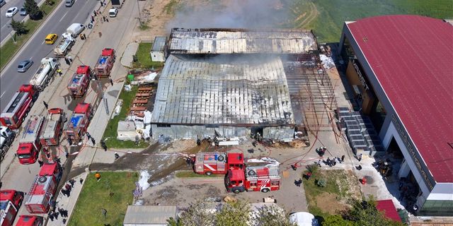 Kahramanmaraş'ta mobilya fabrikasında çıkan yangın kontrol altına alındı