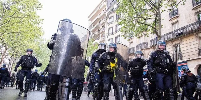 Fransa'da Danıştay, polisin gösterilerde dron kullanmasına onay verdi