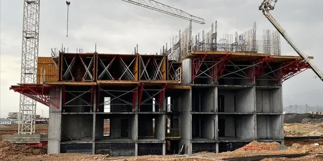 Malatyalı depremzedelerin kalıcı konutlarında inşaatlar devam ediyor
