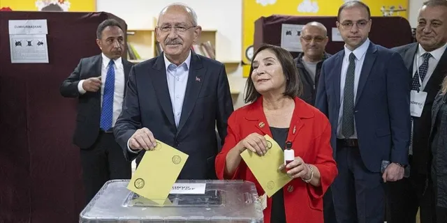 Millet İttifakı'nın cumhurbaşkanı adayı ve CHP Genel Başkanı Kılıçdaroğlu oyunu kullandı
