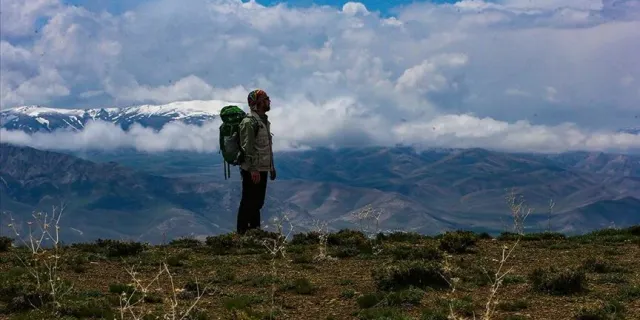 Van'da doğaseverler Keşiş Gölü'nün çevresini gezdi