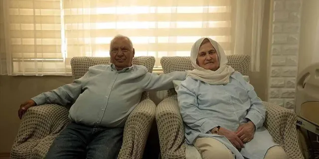 Bakan Varank'ın Togg'lu sürprizi 70 yaşındaki hastayı ve ailesini mutlu etti