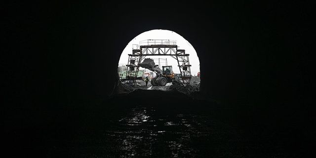 Van-Hakkari kara yolunda inşa edilen Güzeldere Tüneli'nde ışık göründü