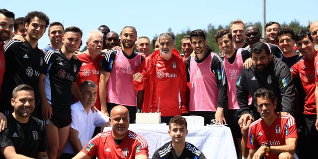 Beşiktaş, Şenol Güneş’in doğum gününü antrenmanda kutladı