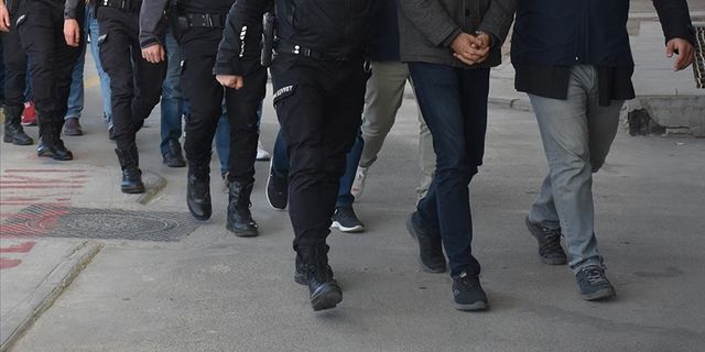 İstanbul'da FETÖ operasyonunda 15 zanlı yakalandı