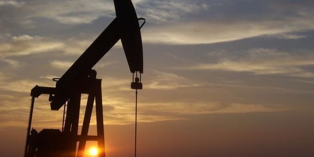 Rus Ural petrolünün varil fiyatı yaklaşık yüzde 38 azaldı