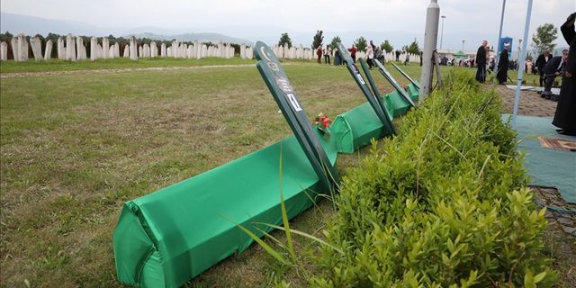 Bosna Savaşı'nda öldürülen 4 kişinin cenazesi toprağa verildi
