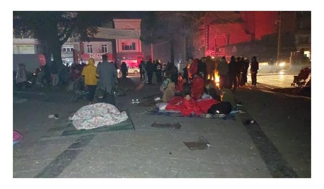 Düzce merkezli depremde Marmara ve İç Anadolu bölgesi sallandı