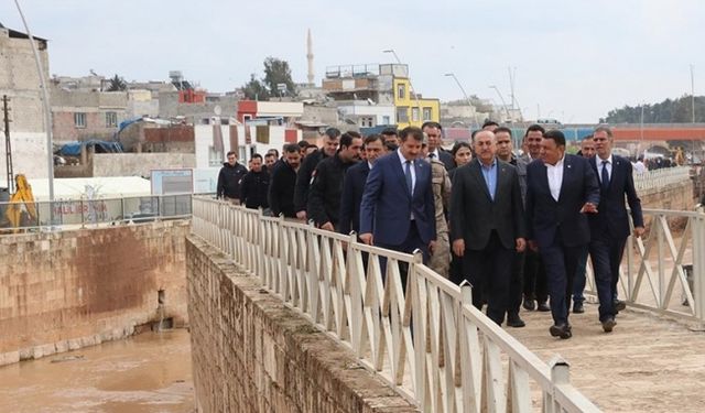 Dışişleri Bakanı Çavuşoğlu selden etkilenen Şanlıurfa'da