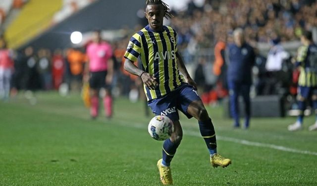 Fenerbahçeli futbolcu Lincoln Henrique'nin sol diz ön çapraz bağlarında yırtık belirlendi