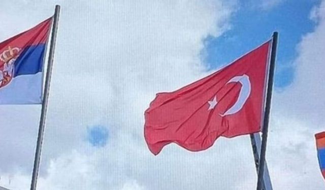 Güney Kıbrıs'ta Skandal! Türk bayrağını indirdiler