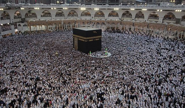 Kabe, ramazanın 25. gecesinde 1,5 milyonun üzerinde Müslüman'ı ağırladı