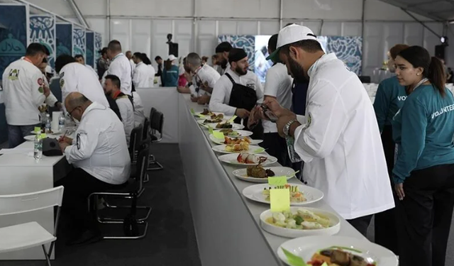 Türk aşçılar, Türkiye'nin mutfak lezzetlerini Kazan'da görücüye çıkardı