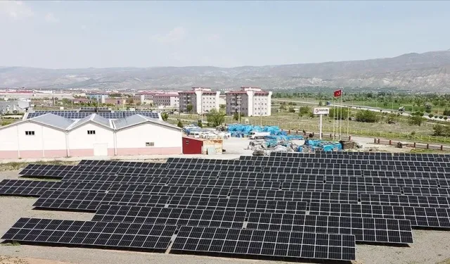 Erzincan OSB'deki yatırımcılar enerji maliyetlerini güneş panelleriyle düşürüyor