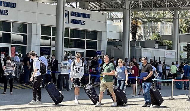 Antalya'ya bu yıl hava yoluyla gelen turist sayısı 4 milyonu aştı