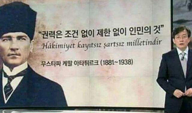 Koreli haber sunucusu Atatürk'ü saygıyla anarken örnek davranışıyla dikkat çekti