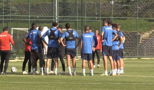 Çaykur Rizespor yeni transferlerle Süper Lig'de mücadeleci olmaya hazırlanıyor