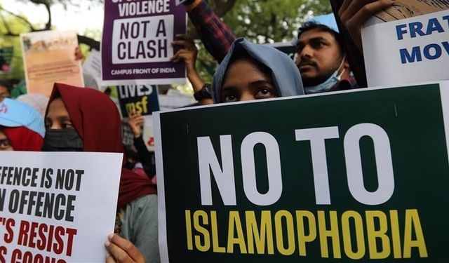Avrupa'da artan İslamofobi bir arada yaşamı tehdit ediyor