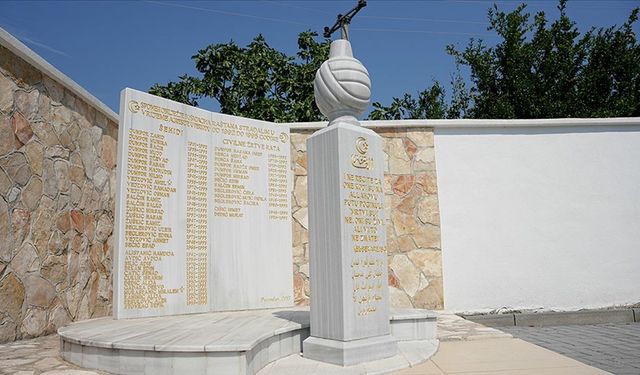 Bosna Hersek'teki savaşta 1993 yılında Mostar yakınlarında katledilen 16 kişi anıldı