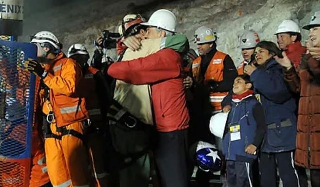 Şili'de 13 yıl önce göçükte mahsur kalan madenciler, 1,4 milyon dolar tazminat kazandı