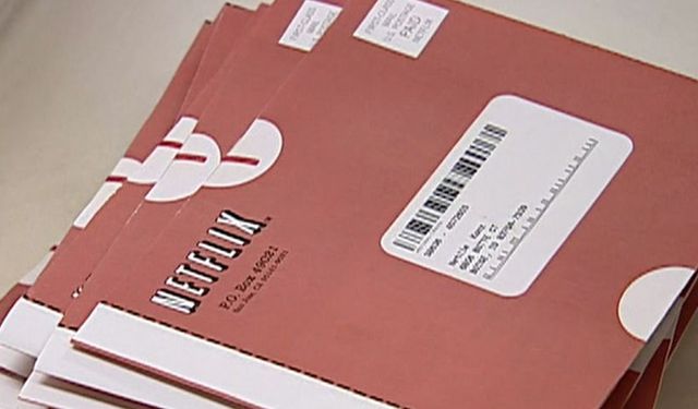 Netflix, kırmızı zarf döneminin sonunu işaret ederek DVD kiralama işini kapatıyor