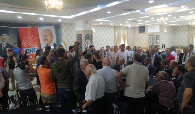 CHP Grup Başkanvekili Burcu Köksal, Afyonkarahisar'daki ilçe kongresinde fenalık geçirdi
