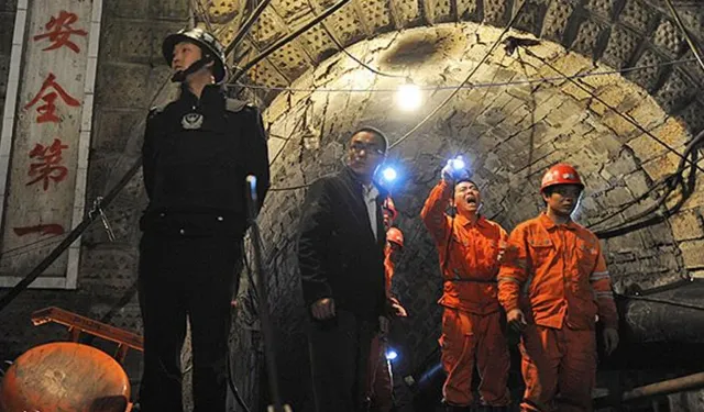 Çin'de kömür madeninde çıkan yangında 16 işçi hayatını kaybetti