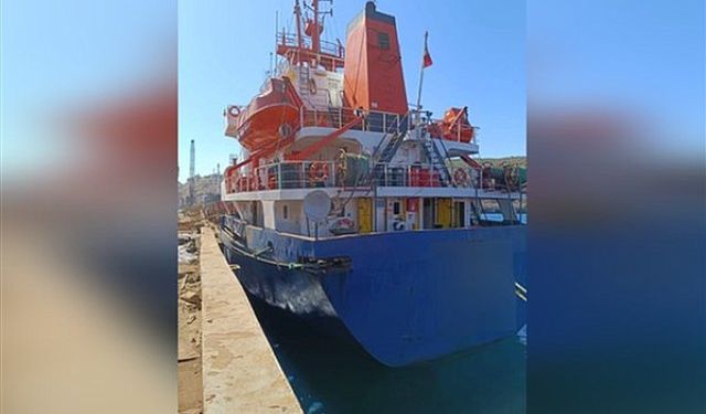 İzmir Aliağa Limanı'nda 51 ton kaçak akaryakıt ele geçirildi