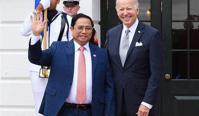 Biden, Vietnam Başbakanı Chinh ile bir araya geldi