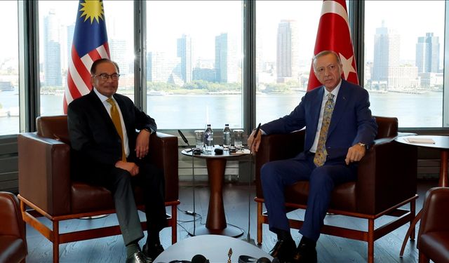 Cumhurbaşkanı Erdoğan ve Malezya Başbakanı Enver'den ayrımcılığa karşı ortak açıklama