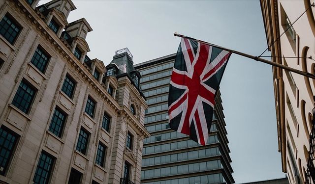 "Birleşik Krallık ekonomisi resesyonun kıyısında" uyarısı