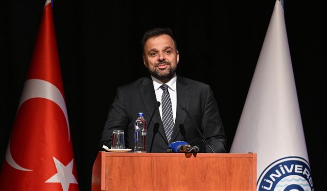 Turkcell Genel Müdürü Koç, üniversite öğrencilerine yapay zeka ve siber güvenliği anlattı