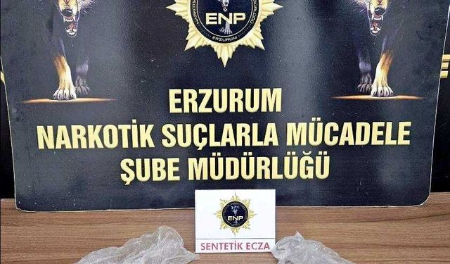 Erzurum'da birinin bağırsağında diğerinin iç çamaşırında uyuşturucu bulunan 2 kişi tutuklandı
