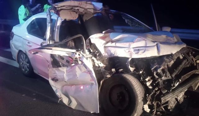 Hatay'da kamyona arkadan çarpan otomobildeki 2 kişi öldü