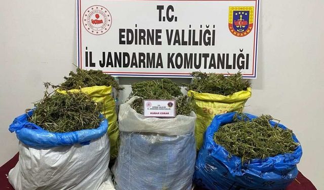 Edirne'de şişme botta 33 kilo 250 gram esrar ele geçirildi