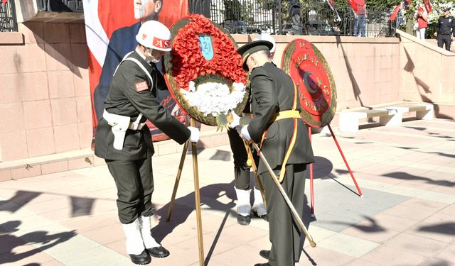 29 Ekim Cumhuriyet Bayramı çelenk sunma töreni gerçekleştirildi