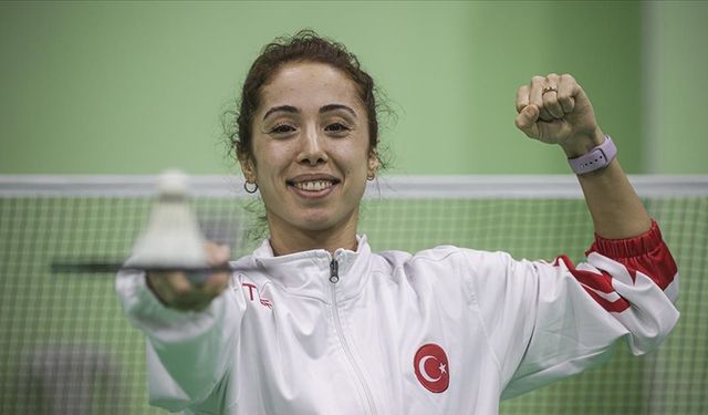 Milli badmintoncu Özge Bayrak, Çekya'da gümüş madalya aldı