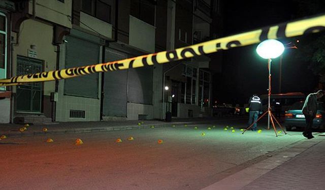 Ankara'da annesini bıçakla öldüren genç kadın çatıdan atlayıp hayatına son verdi