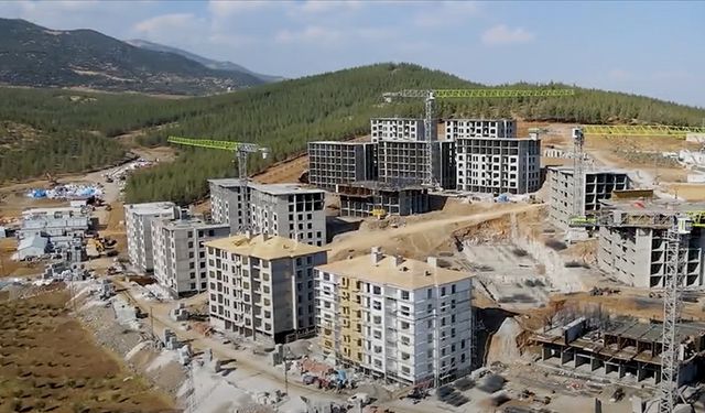 Gaziantep'te 24 bin 977 afet konutu ve köy evinin yapımı hızla sürüyor