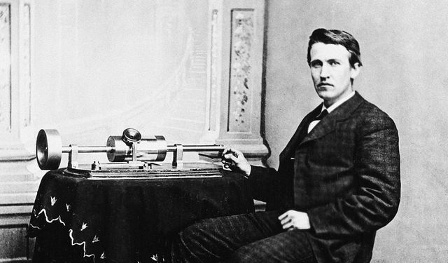 Tarihte Bugün: Thomas Edison, yenilikçi fonograf icatını duyurdu
