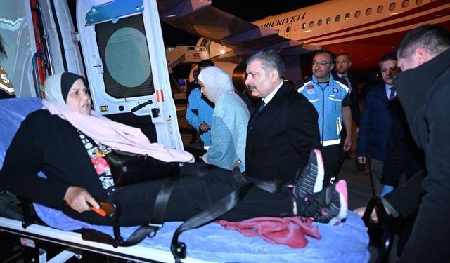 Gazzeli hastalar Türkiye'ye getirildi
