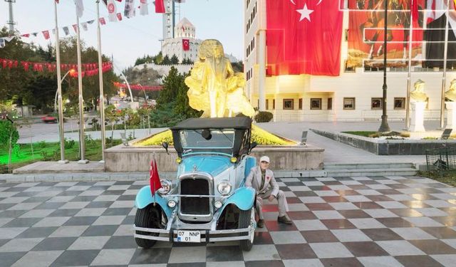 "Atatürk'ün kullandığı araba" Keçiören'de sergileniyor