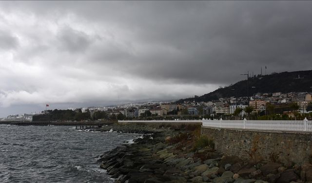 Giresun'un doğusu ile Trabzon çevreleri için kuvvetli yağış uyarısı