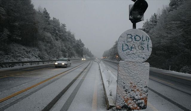 Bolu'da kar yağışı etkili