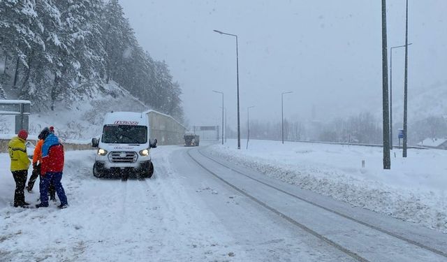 Çankırı-Kastamonu kara yolunda kar etkili oluyor