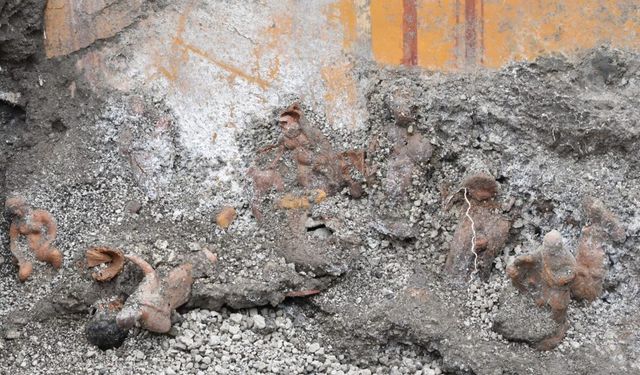 Pompeii kazılarında keşfedilen terrakota figürleri