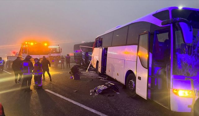 Kuzey Marmara Otoyolu'nda zincirleme kazada 10 kişi öldü, 54 kişi yaralandı
