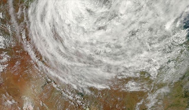 Jasper Kasırgası, Avustralya'nın kuzey kıyılarını vurdu