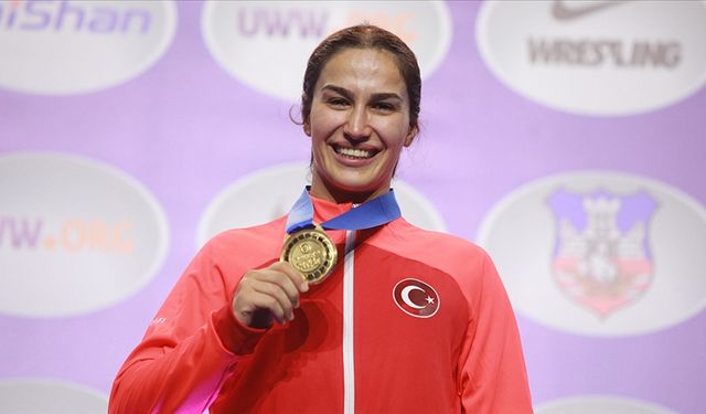 Buse Tosun Çavuşoğlu, dünyada 2023'ün en iyi çıkış yapan kadın güreşçisi seçildi