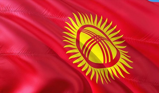 Kırgızistan Meclisi'nde ülke bayrağında değişiklik öngören tasarı yasalaştı